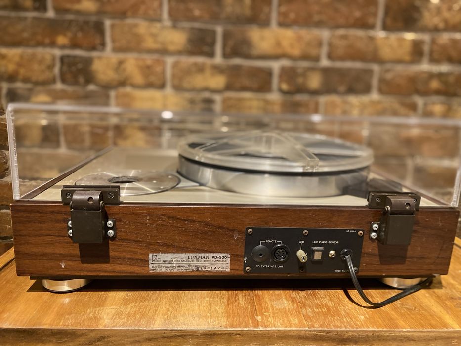 Gramofon Luxman PD 300