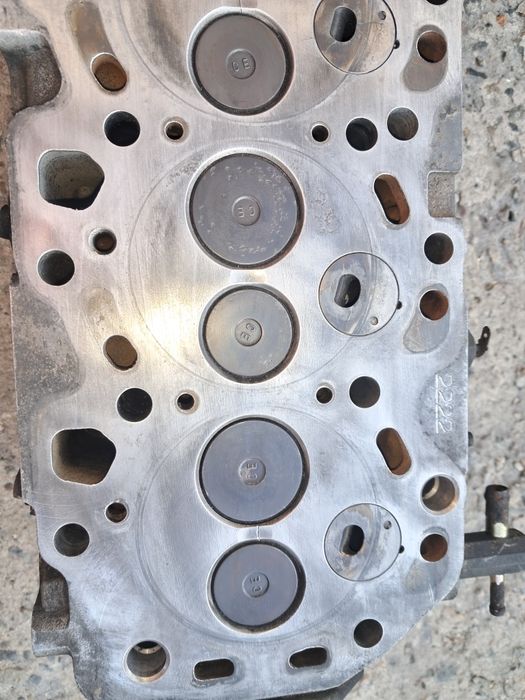 Продам головка блока тойота 2.0дизель 2C