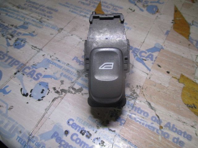 Comando / botão / interruptor vidros frente direito VOLVO S40 I (VS)