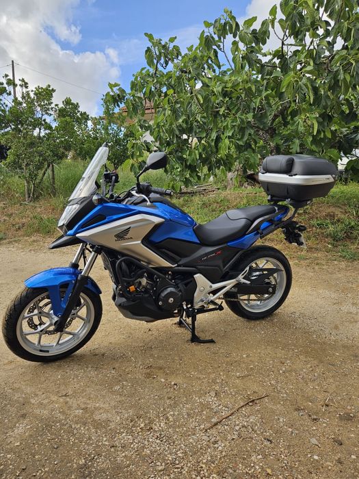 Honda NC750x com apenas 7500kms
