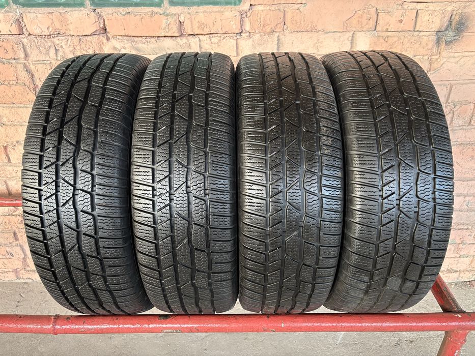 Комплект зимових шин 215/60R17 Continental