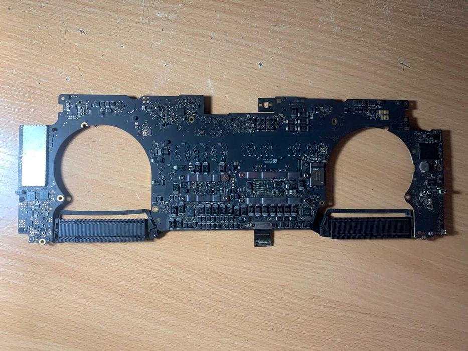 Материнская плата MacBook Pro 2017, A1707 i7-16Gb-256GB-Radeon 455 2GB
