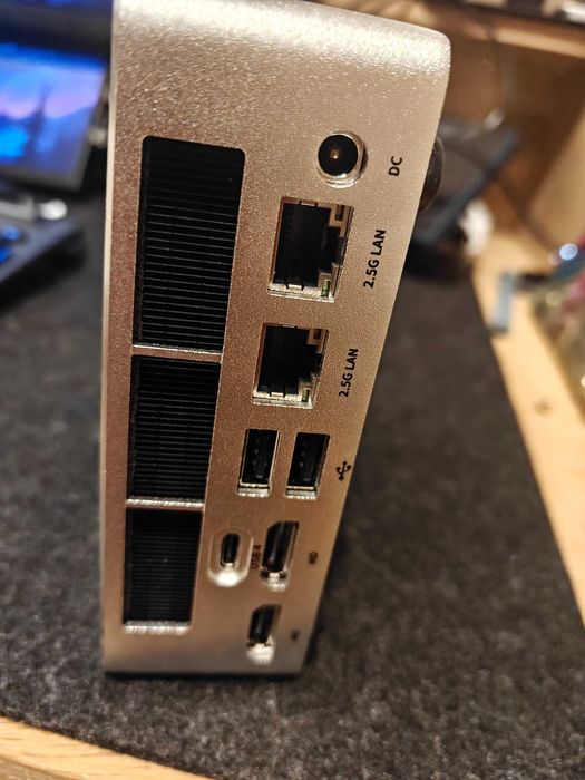 Mini PC Ryzen 7  7735H Radeon 680M thunderbolt 4 + 16GB DDR5 512GB M2