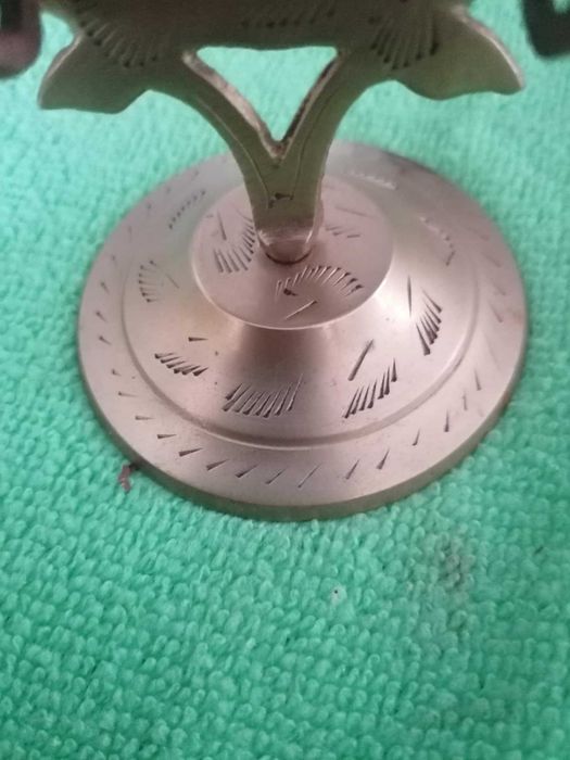 Relógio de mesa de fabrico Suiço.