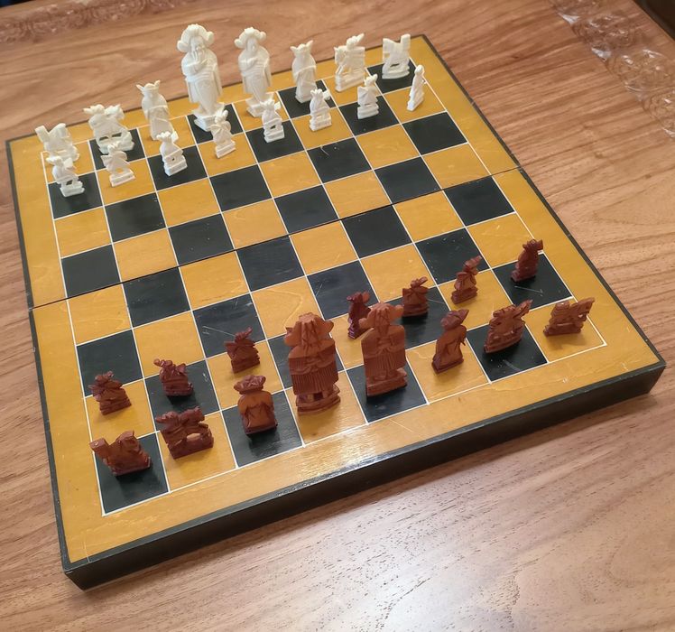 Jogo de xadrez em caixa/tabuleiro