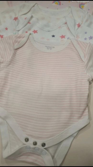 Lote de 4 bodies Primark para 3-6 Meses