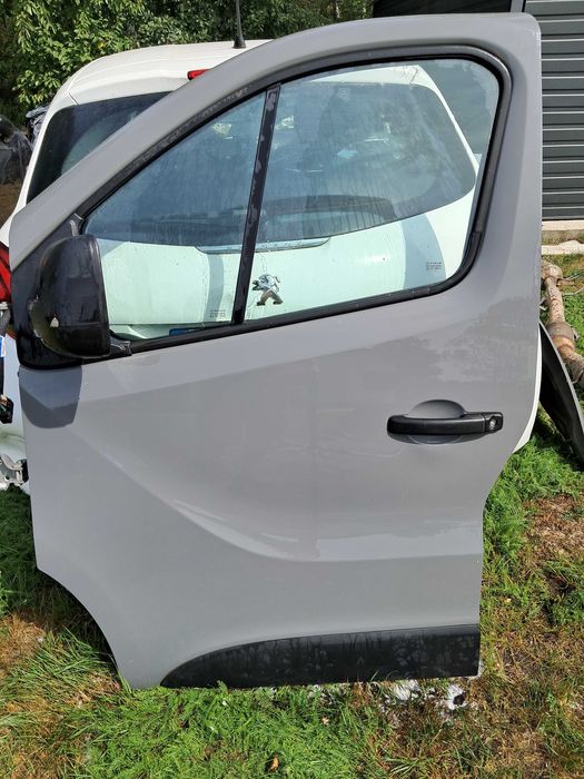 Trafic Vivaro b drzwi lewe