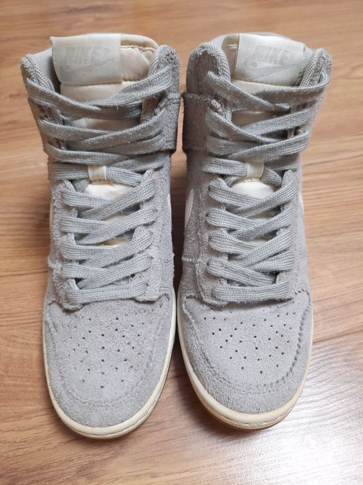 Сникерсы Nike Dunk Sky Hi  Оригинал высокие кроссовки на танкетке р35