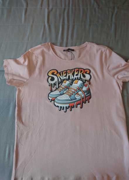 Koszulka, tshirt damski z nadrukiem Sneakers, r L