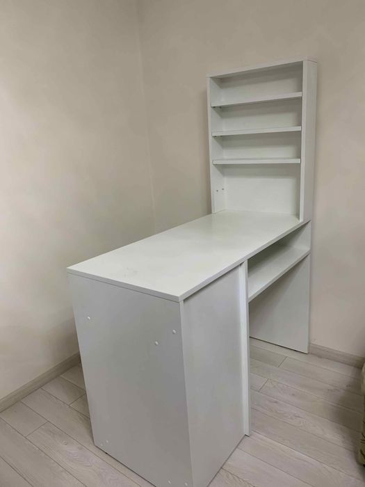 Стіл для манікюру