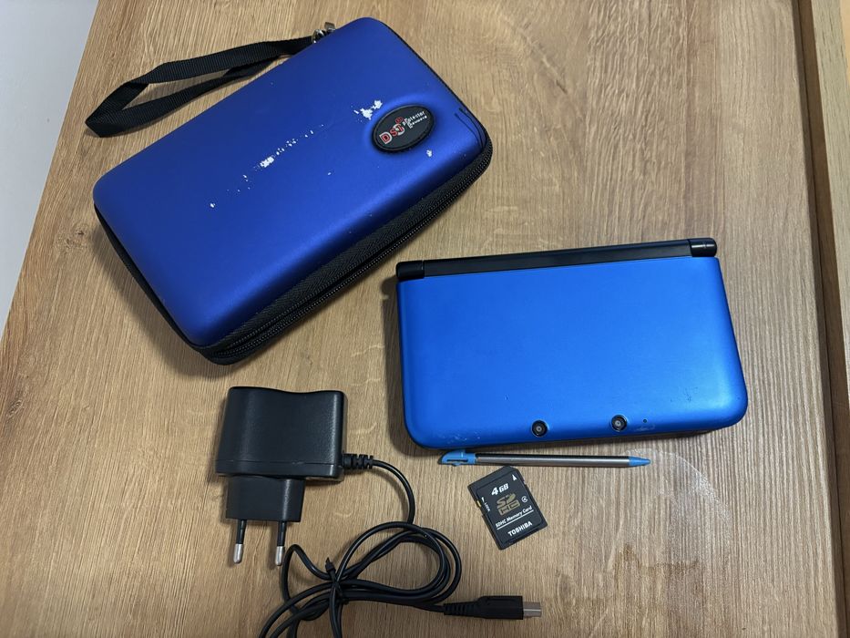 Konsola Nintendo 3DS XL niebiesko-czarna + akcesoria