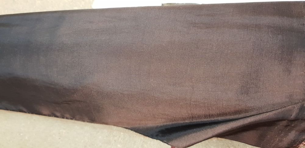 Materiał zamszopodobny i końcówki materiałów