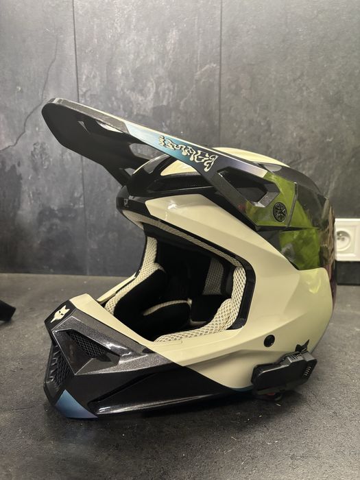 Nowy Kask Crossowy FOX V1 HELLO FUTURE black