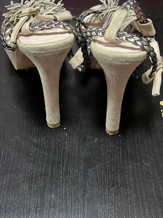 Sapatos Usados como Novos