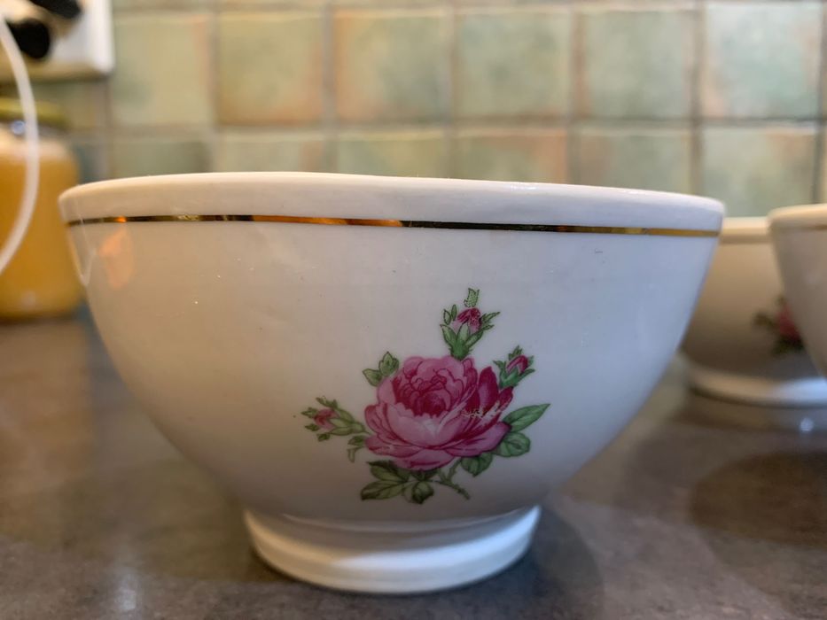 Miseczki w róże porcelana prl