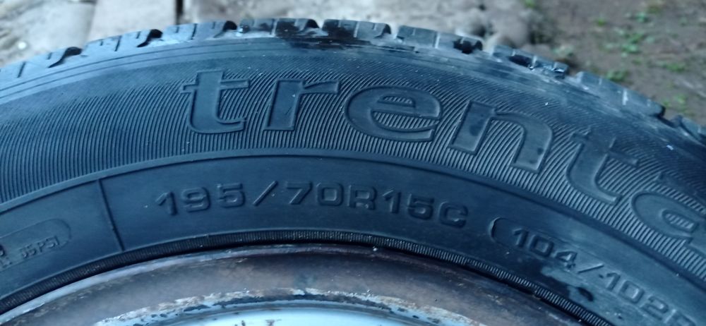 Диски з резиною на форт транзіт