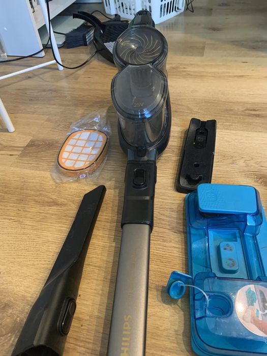 Odkurzacz pionowy Philips 8000 series Aqua Sanok • OLX.pl