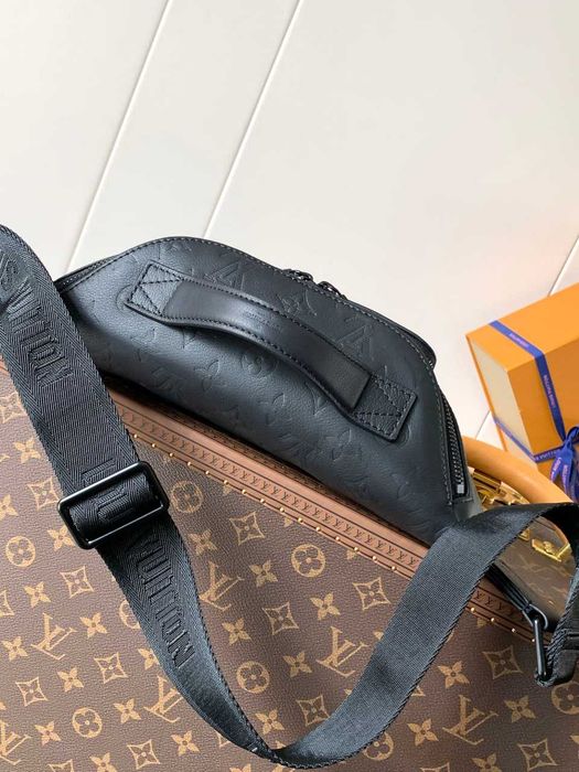 Torebka na pas / nerka Louis Vuitton – czarna