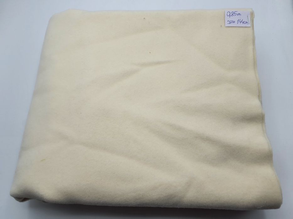 Tkanina ecru kupon 0,85 m.x 144 cm.