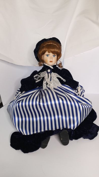 Boneca porcelana