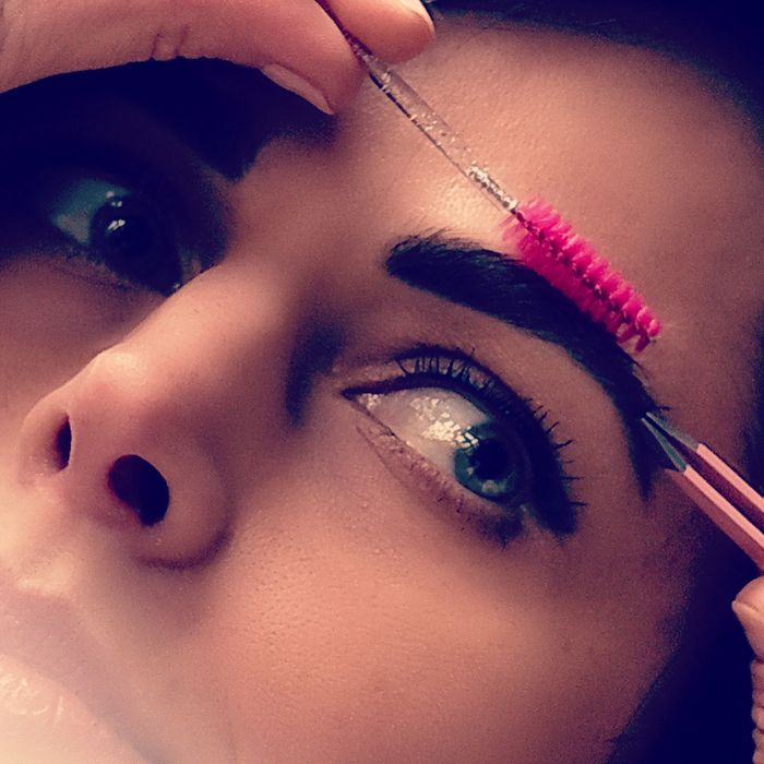 Брови вії Луцьк бровист Соборності ламінування