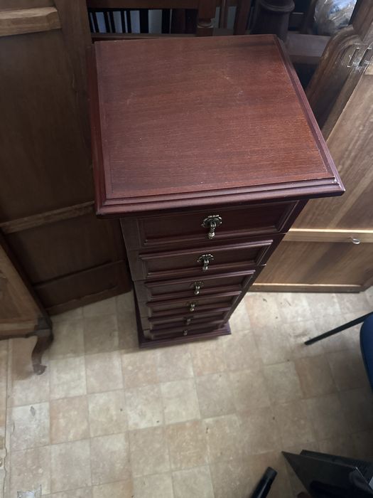 Mesa de quarto apoio