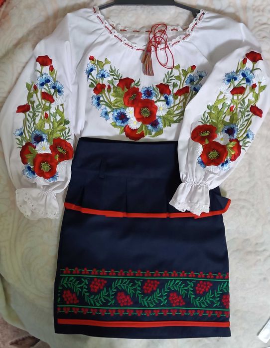 Вишиванка, вишита блуза, спіднички костюм червона шапочка