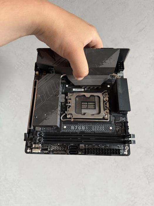 B760i Aorus Pro DDR5 wifi