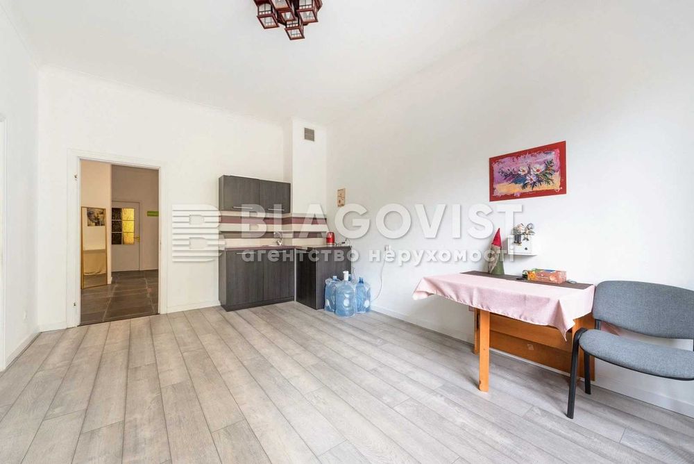 117м2 3 к квартира Князів Острозських Мирного Гусовського Резницька