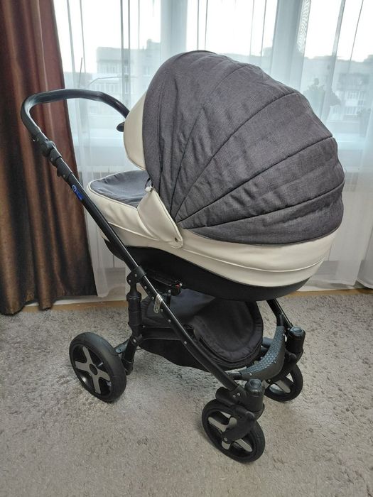 Продам дитячу коляску 2в1