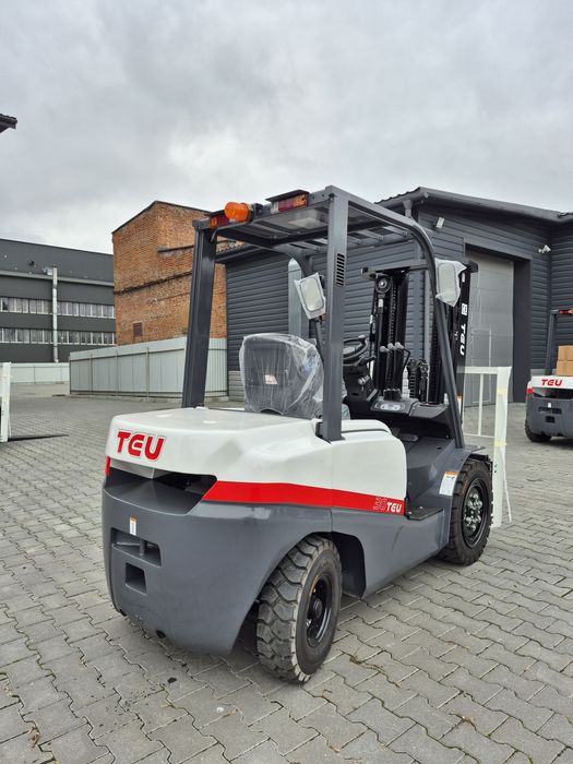 Новий вилковий навантажувач, погрузчик TEU