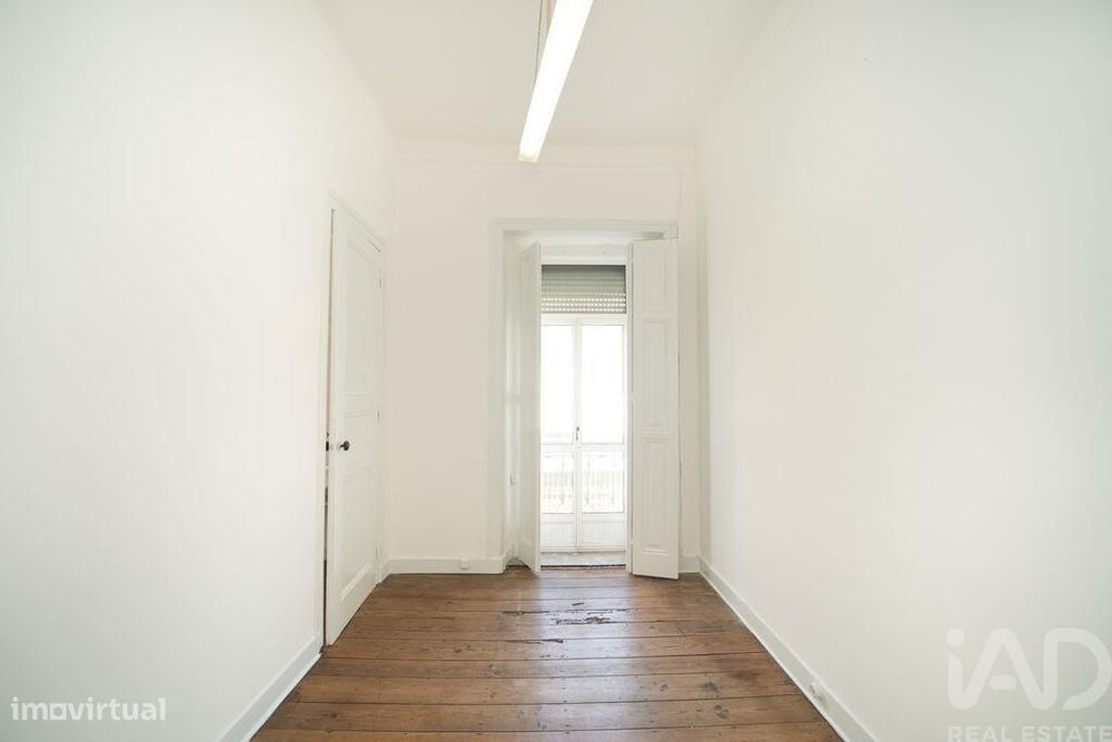 Apartamento T4 em Campolide de 86 m2