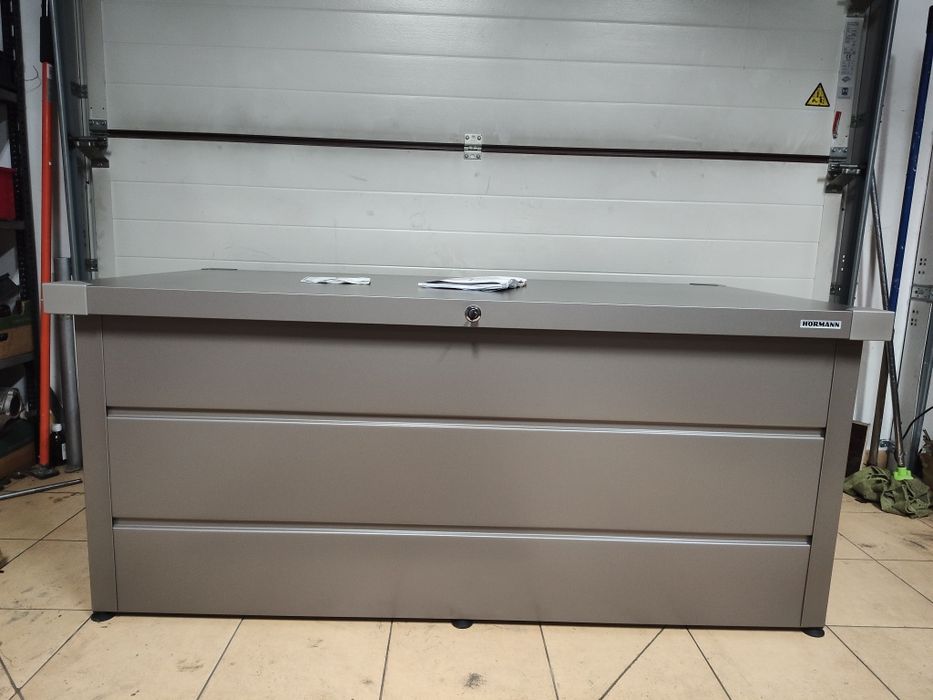 NOWA Skrzynia schowek ogrodowy balkon Hörmann Juno 1620 na zamek