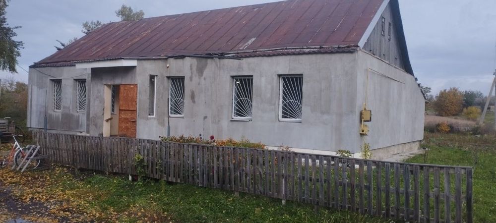 Продам приміщення під комерцію