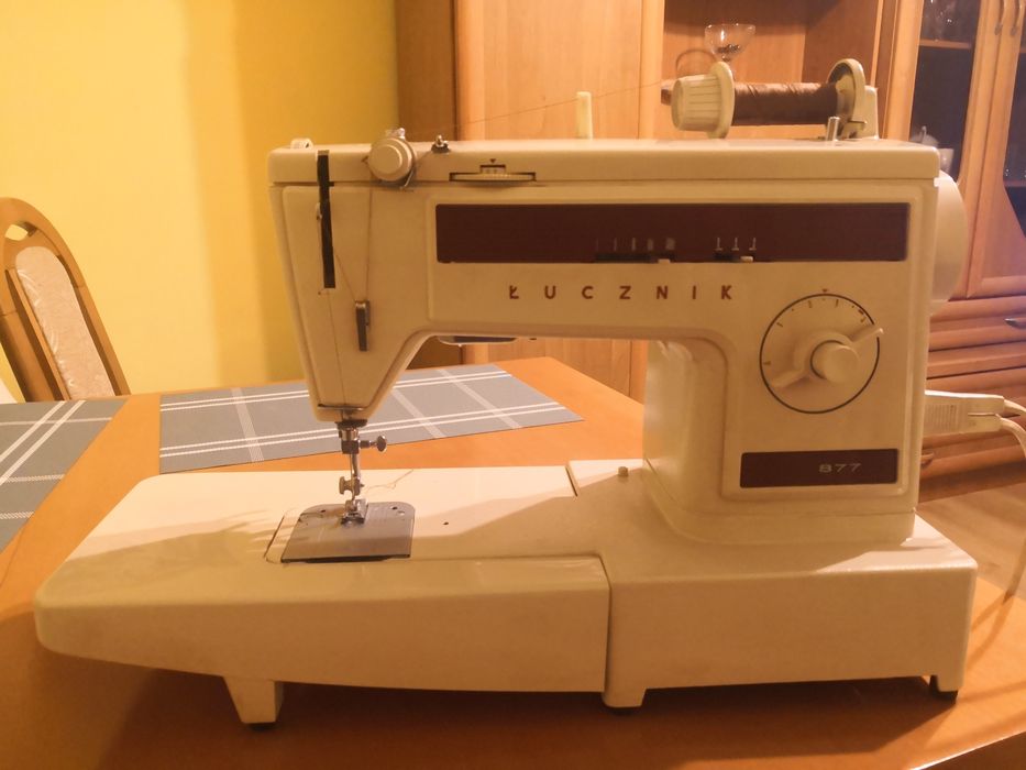 Maszyna do szycia Łucznik 877