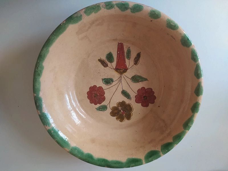 Taça muito antiga de barro vidrado, popular