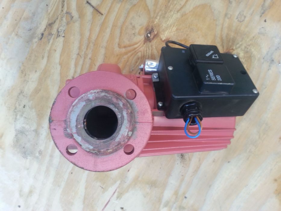 pompa grundfos upc 40-60 pn6 model a 230v (ups40-60 /2f)
