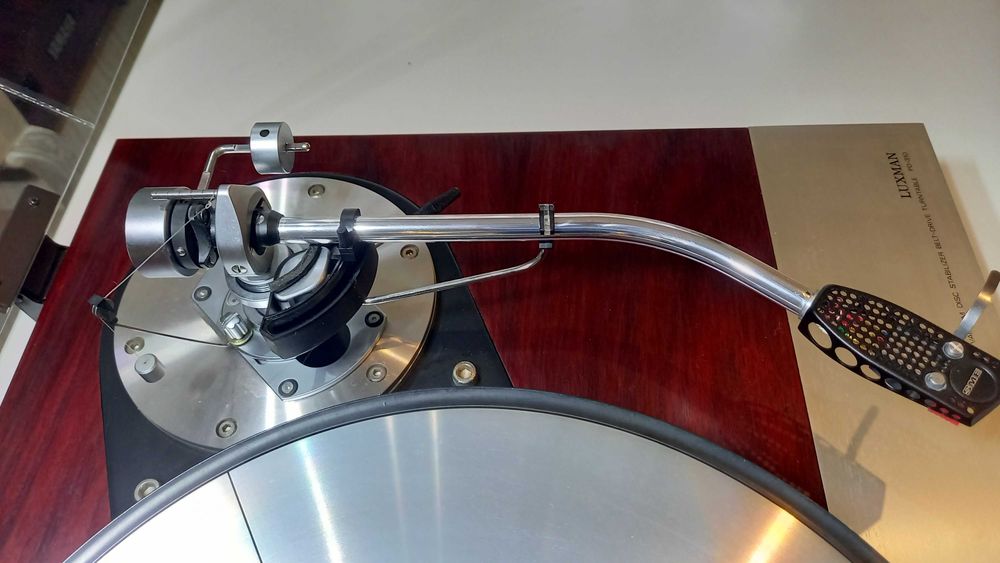 Luxman PD-310 z pompą próżniową, ramię SME 3009 MKII