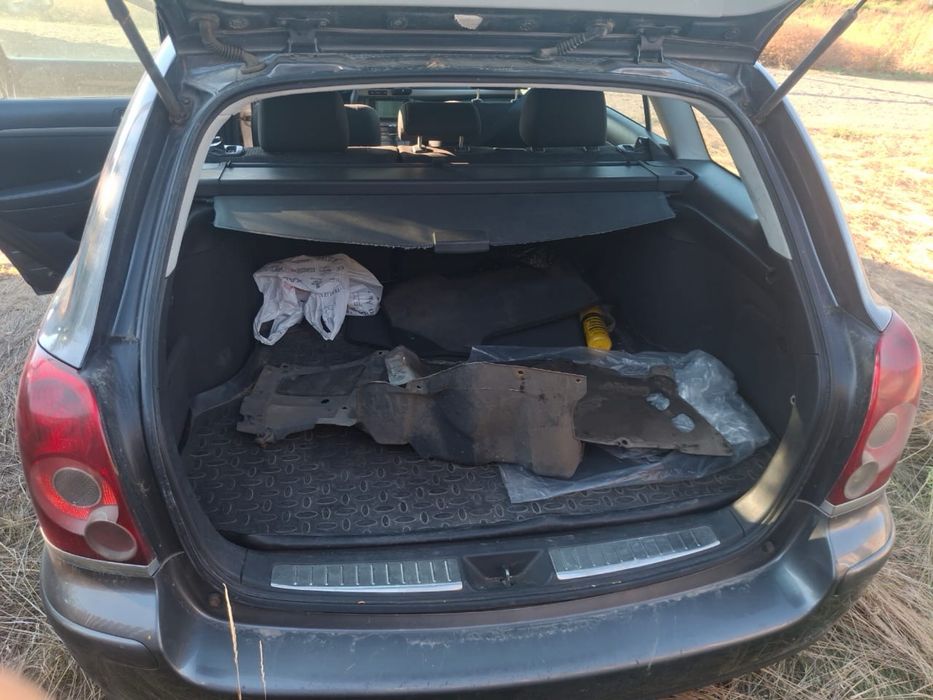 Разборка Toyota Avensis t25 Toyota Corolla Verso E12 2.0 d4d 2004-2009 Toyota Corolla e11 2001