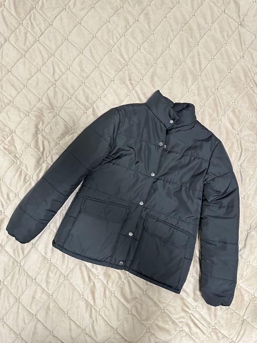 Жіноча чорна куртка 42/44