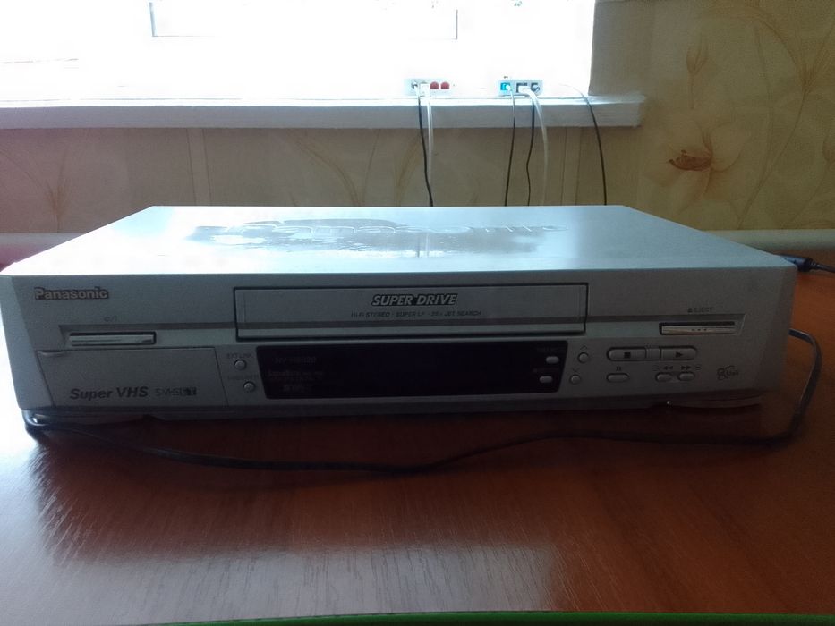 Відеомагнітофон Panasonic