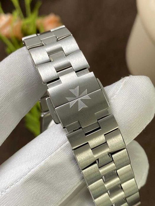 Vacheron Constantin Overseas 2305V stal diamenty 37 mm
