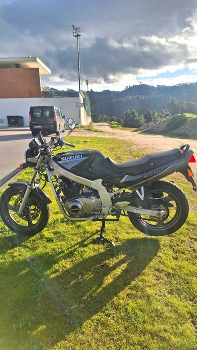 Moto Suzuki GS500E