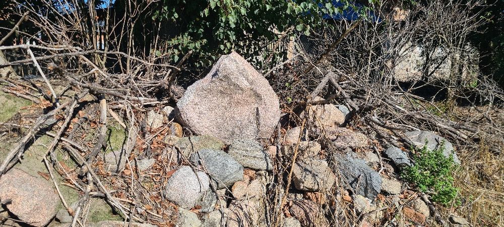 Głazy kamienie oddam