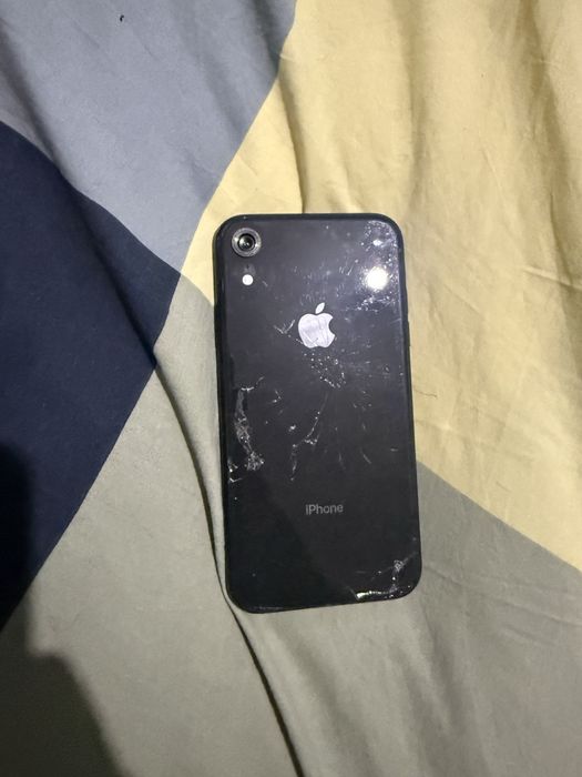 2 iphones xr 64gb