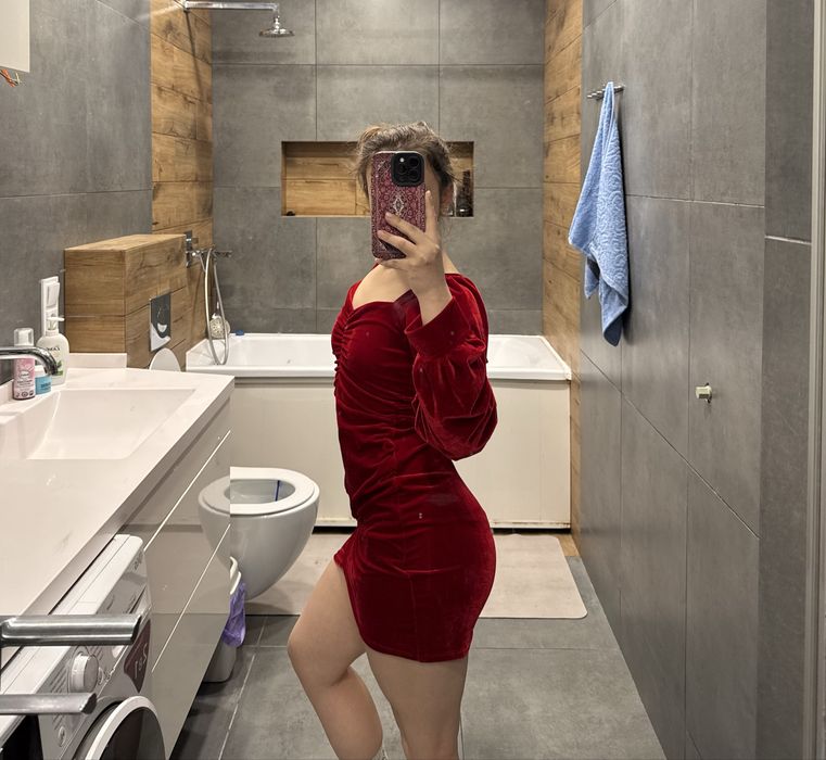 Червона сукня велюр (Нова з біркою)