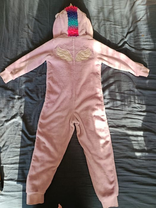 Kombinezon dla dziewczynki 6-7lat.116-122r.