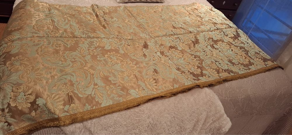 Colcha cetim verde e dourada