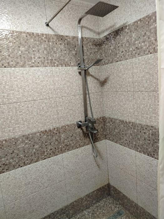 Квартира однокімнатна, подобово. Світло є!