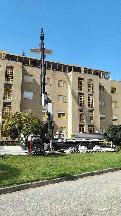 Serviço Aluguer camião grua elevação até 36ml